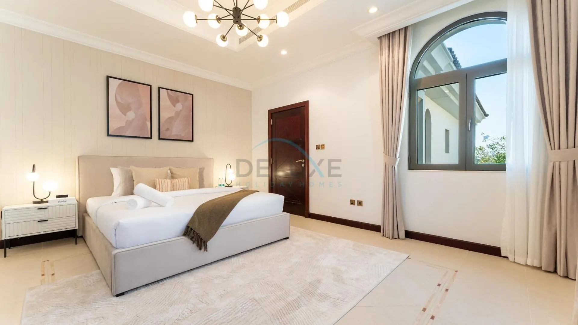 Beachfront 6Br And Assistant'S Room Villa With Private Pool, Palm Villa, Palm Jumeirah By Deluxe Holiday Homes Dubaï