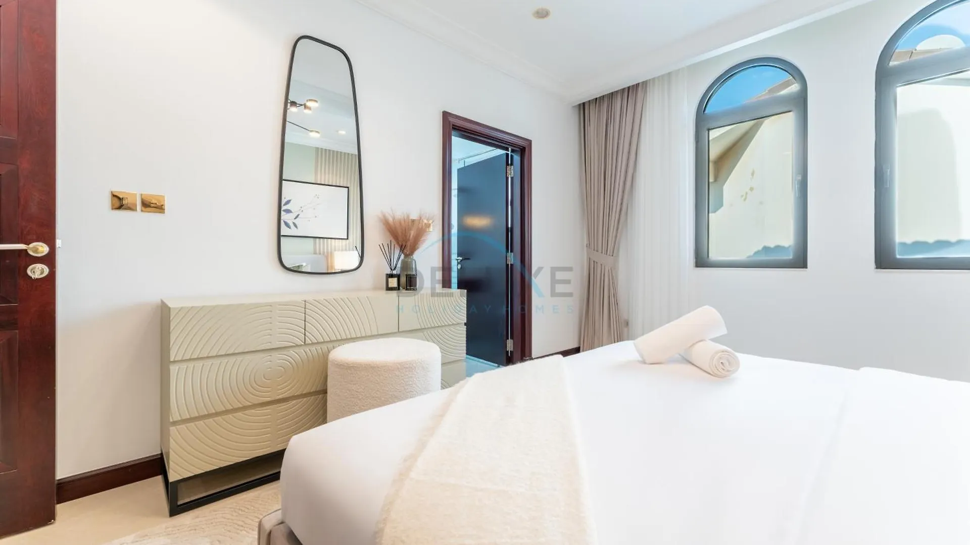 Beachfront 6Br And Assistant'S Room Villa With Private Pool, Palm Villa, Palm Jumeirah By Deluxe Holiday Homes Dubai