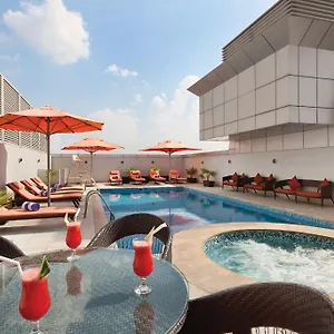 Ramada By Wyndham Deira Dubaj